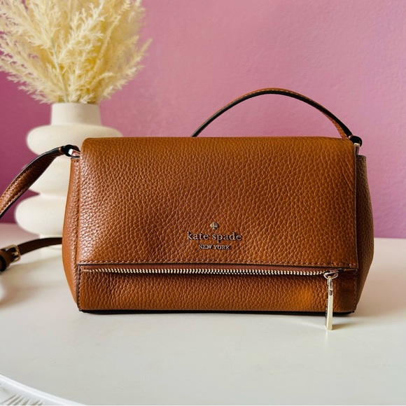 kate spade Handbags - kate spade New York Tan Pebbled Leather Crossbody Bag